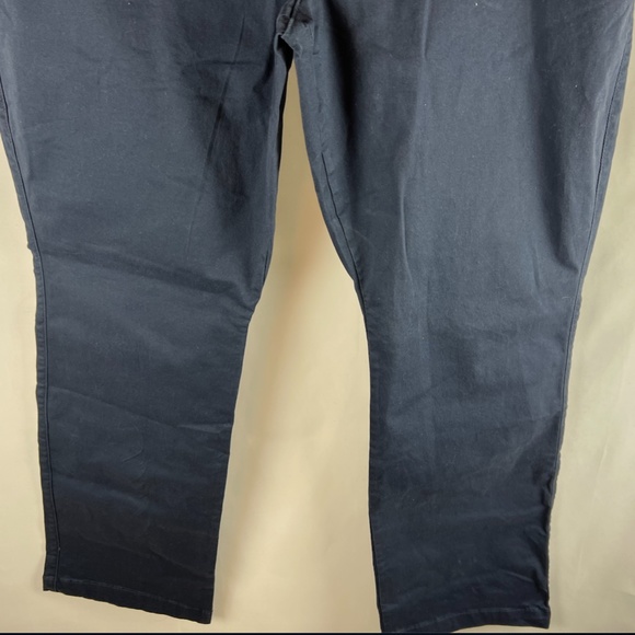 NWT Old Navy Mid-Rise Boot-Cut Khakis for Women (18) - Picture 5 of 13